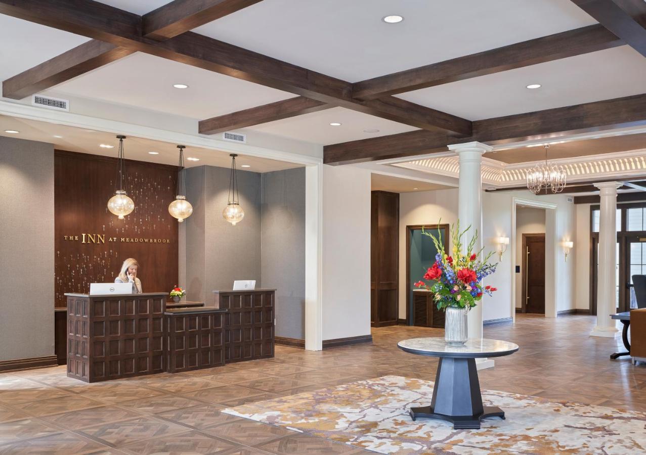 The Inn At Meadowbrook Overland Park Exteriör bild