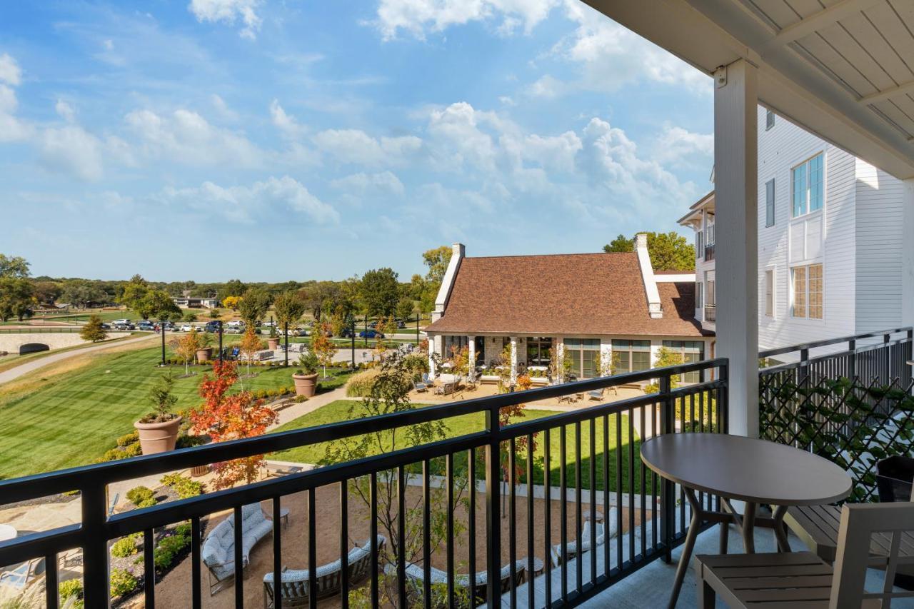 The Inn At Meadowbrook Overland Park Exteriör bild